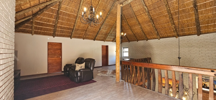 6 Bedroom Property for Sale in Hartbeesfontein North West